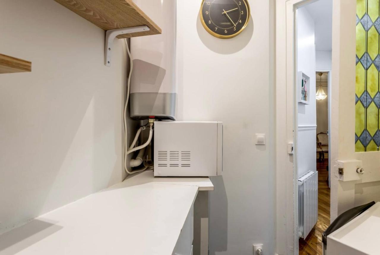 Abbesses - Superbe Appartement Avec Cheminees Paris Exterior foto