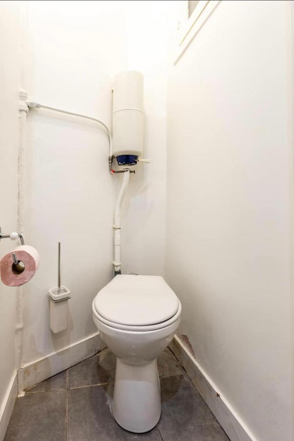 Abbesses - Superbe Appartement Avec Cheminees Paris Exterior foto