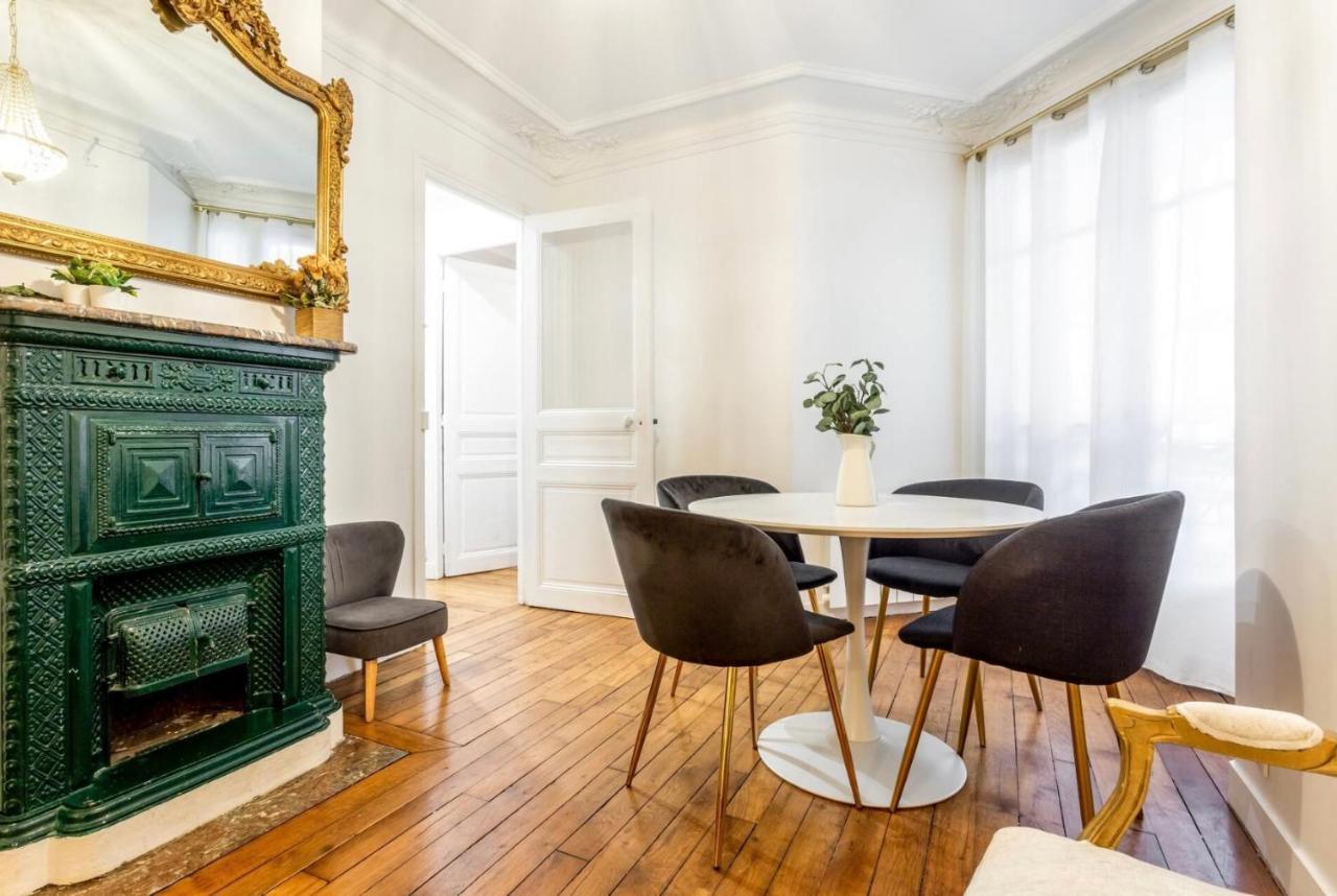Abbesses - Superbe Appartement Avec Cheminees Paris Exterior foto