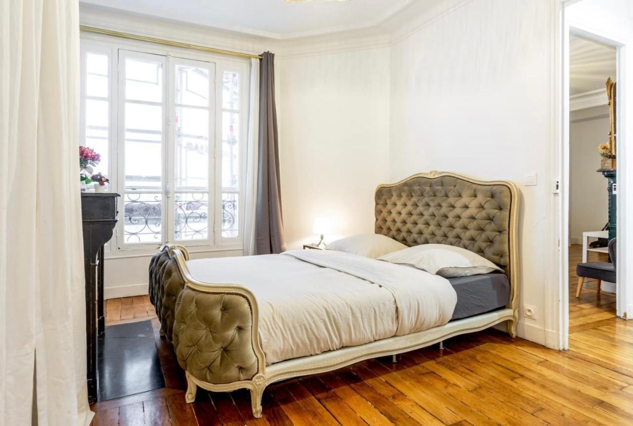 Abbesses - Superbe Appartement Avec Cheminees Paris Exterior foto